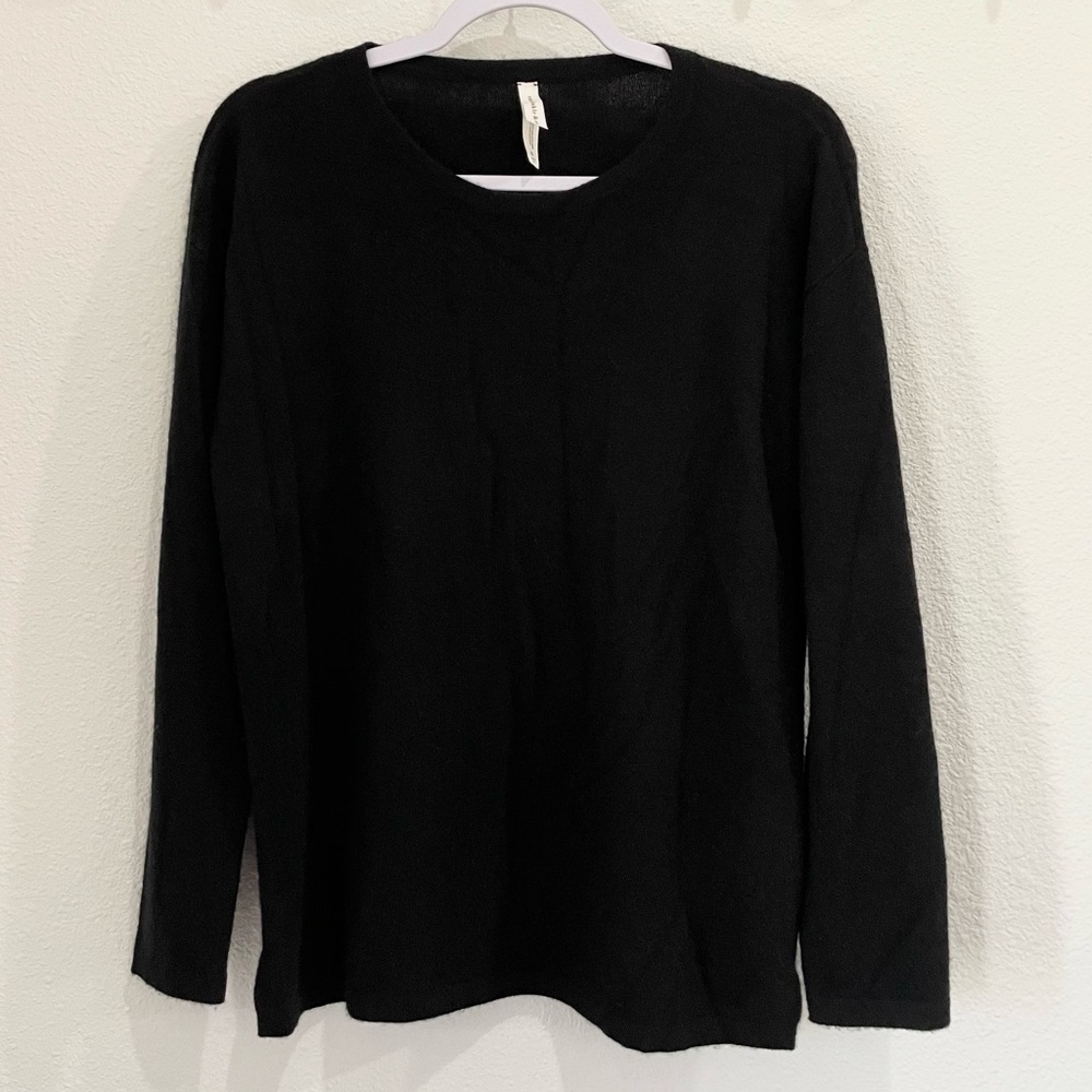 Van Winkle & Co Cashmere Classic Black Sweater Preppy Clean Girl Neutral Casual